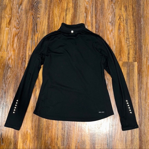 LIKE NEW Nike Women’s Element Half Zip Sweater Pullover - Picture 2 of 4